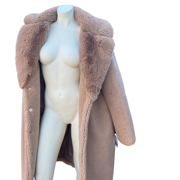 LIGHT BROWN/TAN NEW YORK & COMPANY WINTER FUR COAT WITH FULL FUR COLLAR NWT - Picture 2 of 6
